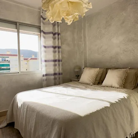 Amazing 3-bedroom Apartment. Pool And Sea View! Lägenhet