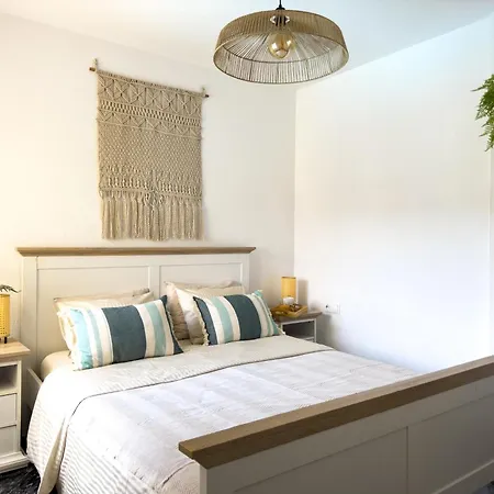 شقة Amazing 3-bedroom Apartment. Pool And Sea View! *