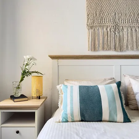 Amazing 3-bedroom Apartment. Pool And Sea View! Lägenhet *