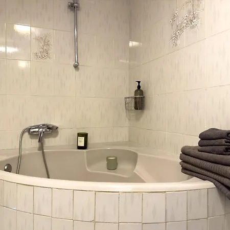 Amazing 3-bedroom Apartment. Pool And Sea View! Lägenhet Los Cristianos (Tenerife)