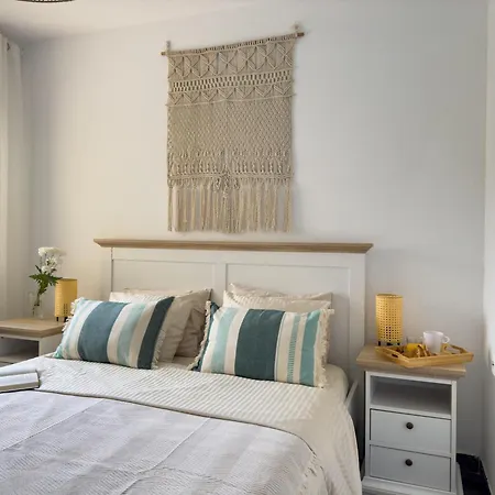Amazing 3-bedroom Apartment. Pool And Sea View! شقة