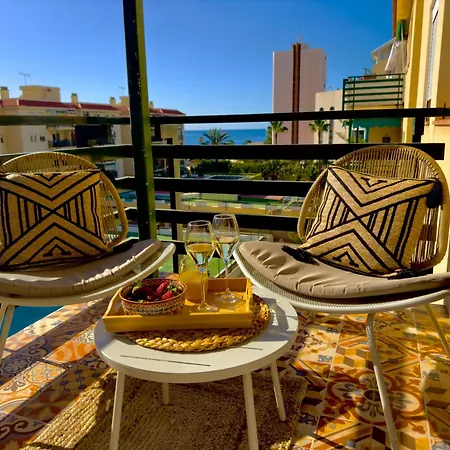 Amazing 3-bedroom Apartment. Pool And Sea View! لوس كريستيانوس