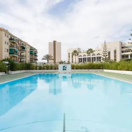 Lägenhet Amazing 3-bedroom Apartment. Pool And Sea View!